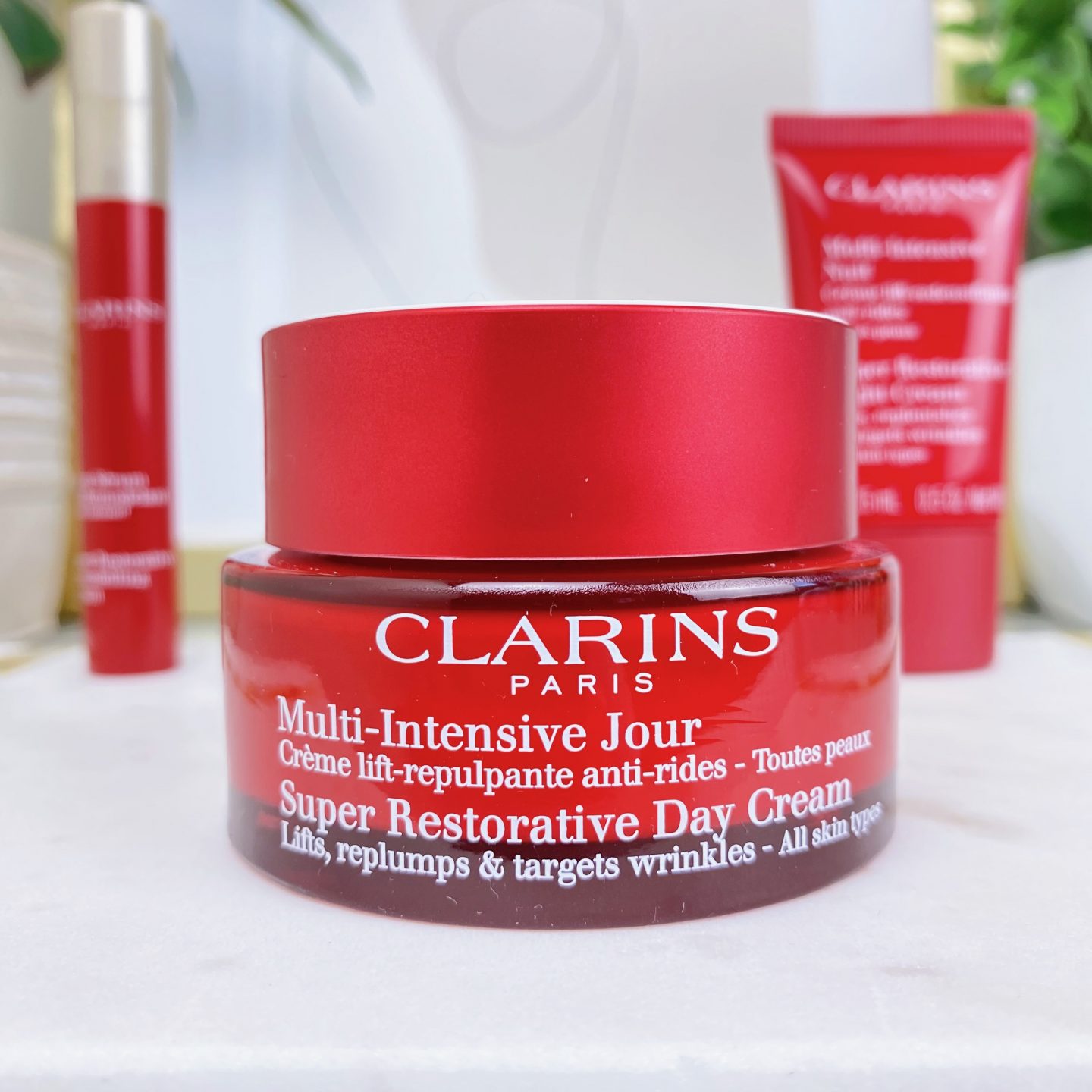 CLARINS Super Restorative Day Cream - All Skin Types